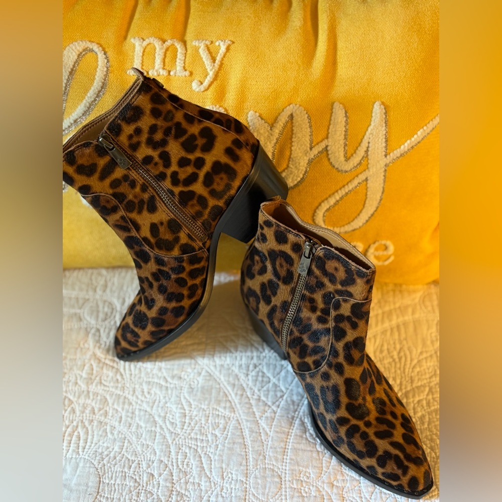 Patricia Nash Brown Leopard Haircalf Ankle Boots